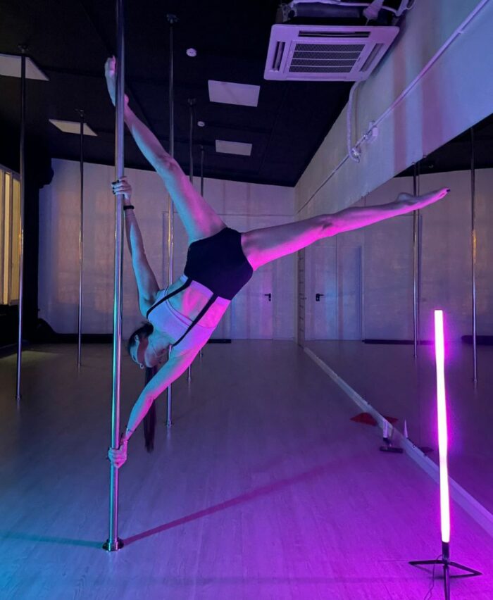 POLE DANCE